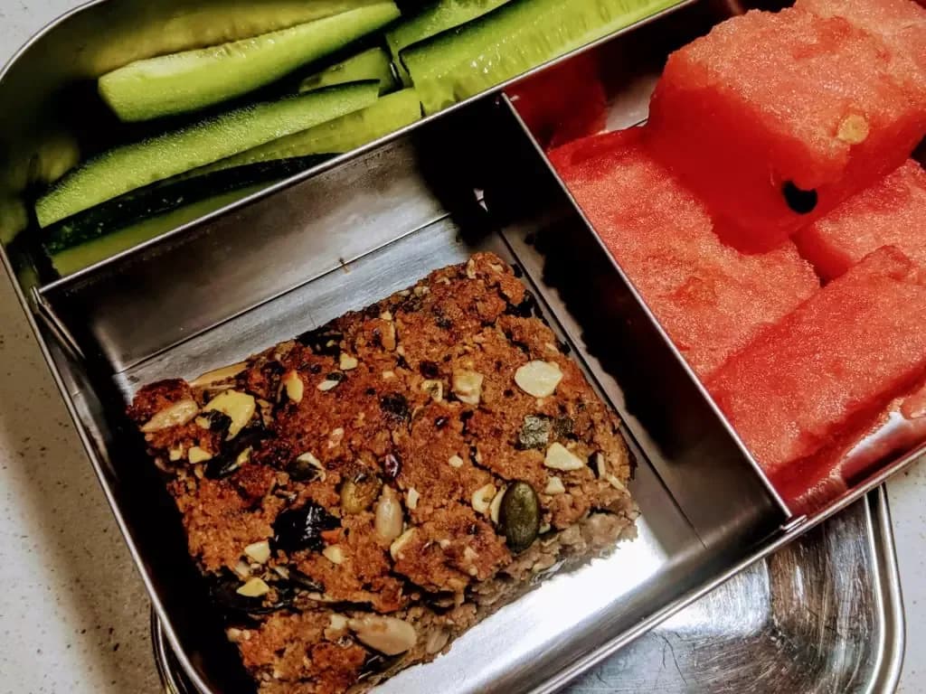 mango lunchbox slice